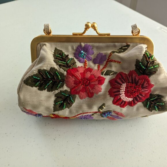 Marco Avane White Beaded Embroidered Clutch - Picture 4 of 11